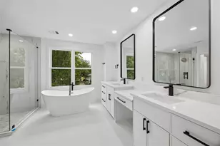 111 E 18th St, Houston, TX 77008 - Photo 19