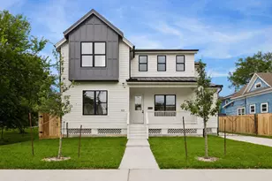 111 E 18th St, Houston, TX 77008 - Photo 1