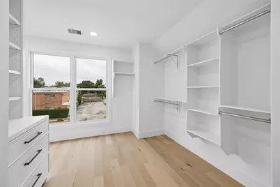 111 E 18th Street, Houston, TX 77008 - Photo 21