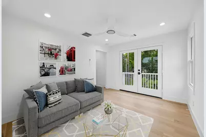 111 E 18th Street, Houston, TX 77008 - Photo 29