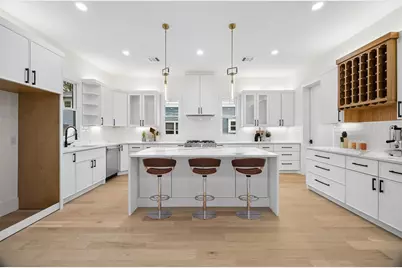 111 E 18th Street, Houston, TX 77008 - Photo 11