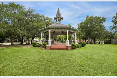 111 E 18th Street, Houston, TX 77008 - Photo 5