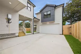 111 E 18th St, Houston, TX 77008 - Photo 33