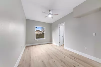 219 E James Street, Baytown, TX 77520 - Photo 11