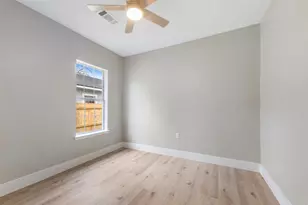 219 E James St, Baytown, TX 77520 - Photo 15