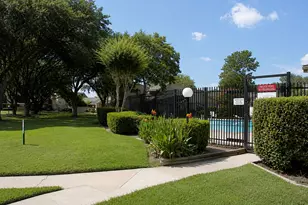 12417 S Dairy Ashford Rd, Houston, TX 77099 - Photo 19