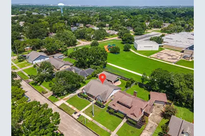 15915 Brookvilla Drive, Houston, TX 77059 - Photo 39