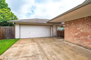 15915 Brookvilla Dr, Houston, TX 77059 - Photo 37