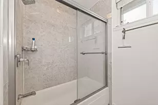 10823 Sandstone St, Houston, TX 77072 - Photo 29