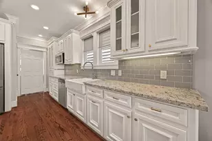 203 W 24th St, Houston, TX 77008 - Photo 7