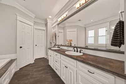 203 W 24th Street, Houston, TX 77008 - Photo 13