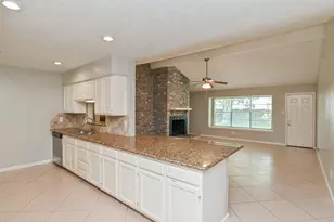 10019 Overview Dr, Sugar Land, TX 77498 - Photo 11