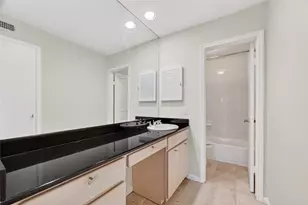 3700 W Clay St, Houston, TX 77019 - Photo 21