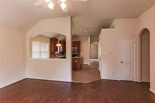 1327 Maple Ace Dr, Katy, TX 77493 - Photo 5