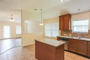 1327 Maple Ace Dr, Katy, TX 77493 - Photo 11