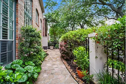5325 Fayette Street, Houston, TX 77056 - Photo 37