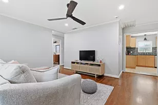 2015 Woodcrest Dr, Houston, TX 77018 - Photo 5