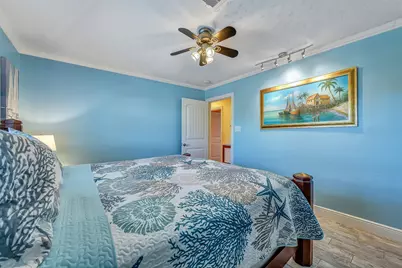 7806 Pruitt Drive, Galveston, TX 77554 - Photo 33