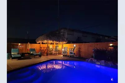 7806 Pruitt Drive, Galveston, TX 77554 - Photo 37