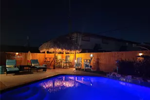 7806 Pruitt Dr, Galveston, TX 77554 - Photo 37