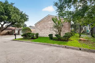 2939 Ashford Trail Dr, Houston, TX 77082 - Photo 3