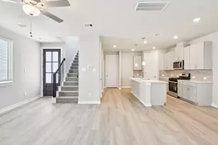 627 Sand Dollar Dr, Kemah, TX 77565 - Photo 1