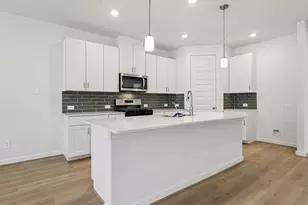 627 Sand Dollar Dr, Kemah, TX 77565 - Photo 1