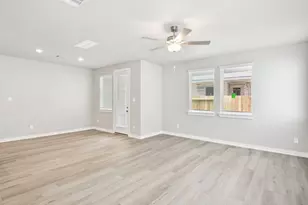 627 Sand Dollar Dr, Kemah, TX 77565 - Photo 3