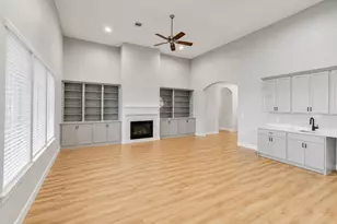 10015 Goliad Dr, Mont Belvieu, TX 77523 - Photo 11