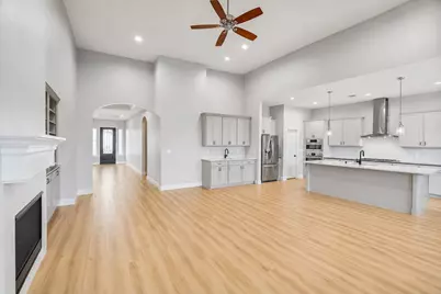 10015 Goliad Drive, Mont Belvieu, TX 77523 - Photo 11