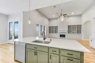 10015 Goliad Dr, Mont Belvieu, TX 77523 - Photo 17