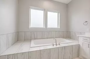10015 Goliad Dr, Mont Belvieu, TX 77523 - Photo 25