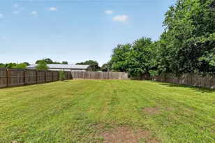 317 N Madison St, Madisonville, TX 77864 - Photo 25