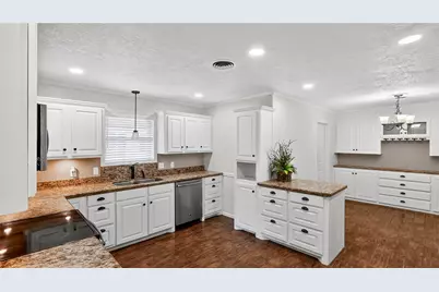 317 N Madison Street, Madisonville, TX 77864 - Photo 9