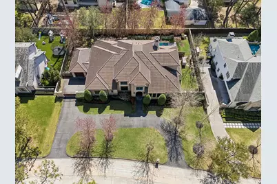 8 Greyton Lane, Bunker Hill Village, TX 77024 - Photo 41
