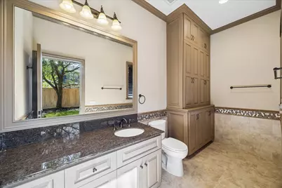8 Greyton Lane, Bunker Hill Village, TX 77024 - Photo 35