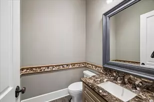 8 Greyton Ln, Bunker Hill Village, TX 77024 - Photo 21