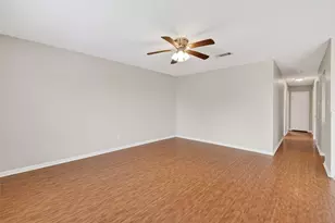2301 7th Ave N, Texas City, TX 77590 - Photo 3