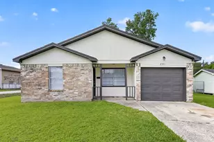 2301 7th Ave N, Texas City, TX 77590 - Photo 1