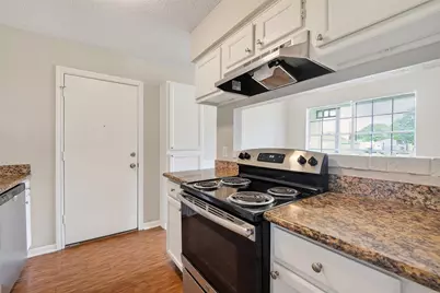 2301 7th Avenue N, Texas City, TX 77590 - Photo 5