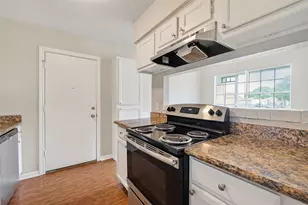 2301 7th Ave N, Texas City, TX 77590 - Photo 5