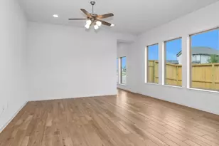 303 Eileen Dr, Rosenberg, TX 77471 - Photo 11