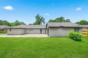 1310 Burning Tree Rd, Houston, TX 77339 - Photo 31