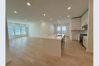 13414 Harbor Point Drive, Texas City, TX 77568 - Photo 9