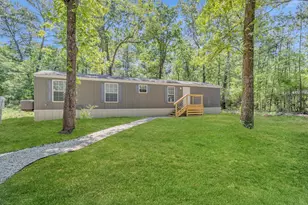 550 Windwood Dr, Livingston, TX 77351 - Photo 1