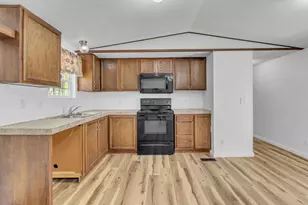 550 Windwood Dr, Livingston, TX 77351 - Photo 9