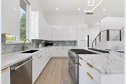 3859 Tartan Lane, Houston, TX 77025 - Photo 11