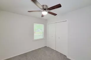 431 N Tinsley St, Angleton, TX 77515 - Photo 21