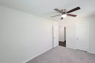 431 N Tinsley St, Angleton, TX 77515 - Photo 31