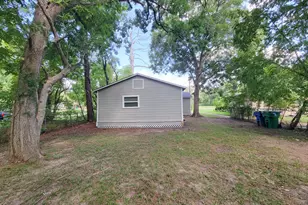 431 N Tinsley St, Angleton, TX 77515 - Photo 37